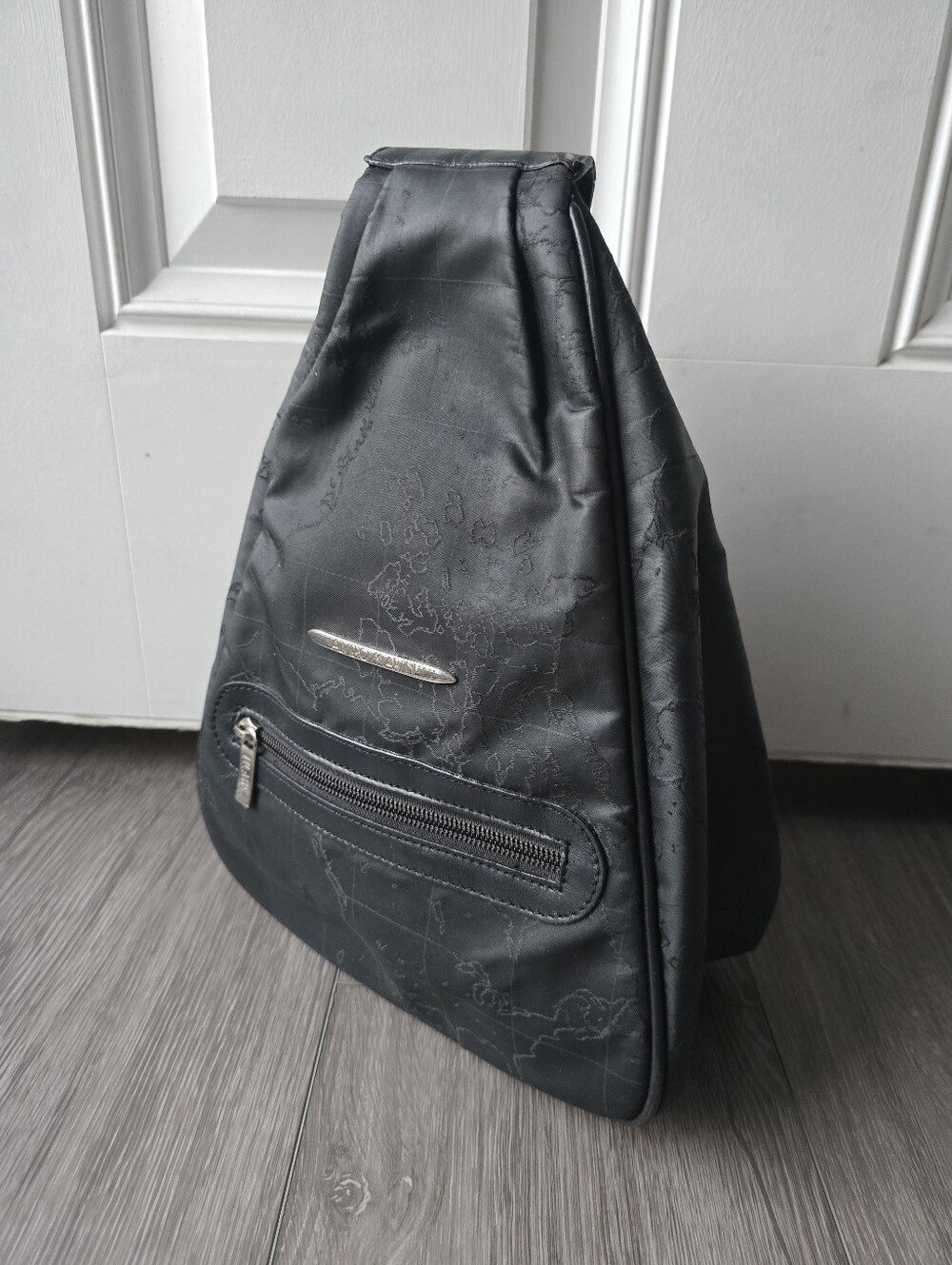 Vintage Alviero Martini 1A Classe Black Geo Map Sling Backpack Made in Italy